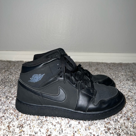 Jordan Other - Air Jordan 1 Mid ‘Black’